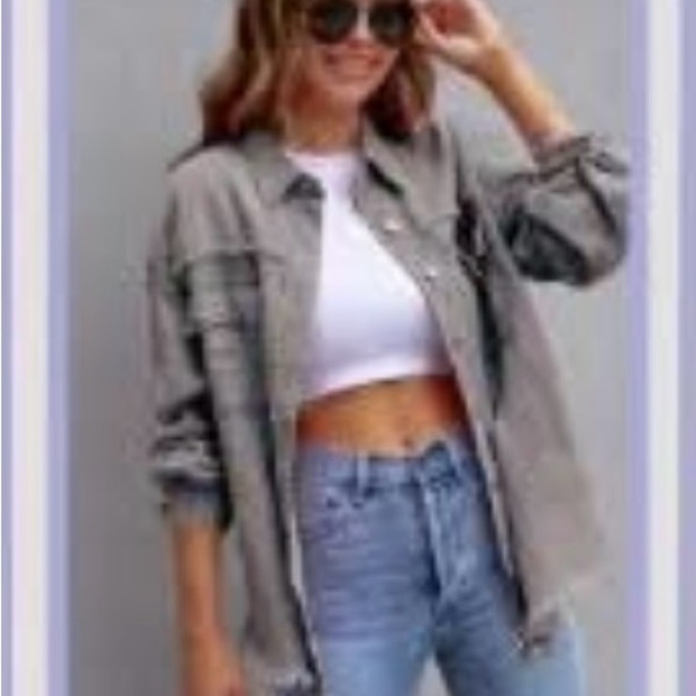 Casual Women's Gray Button-Up Shacket. NEW WITHOUT TAGS